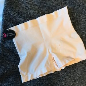 🎁Body shorts.