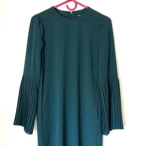 Maggy London Pleated Sleeves Dress