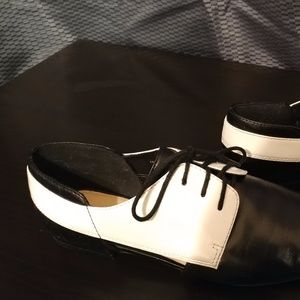 Nine West Black White Leather Oxford Saddle Shoes