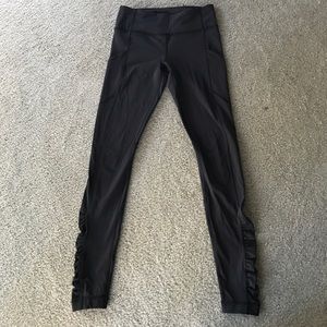 Black LuluLemon leggings (lulu lemon)
