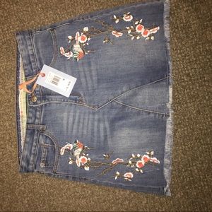 Chelsea & violet skirt