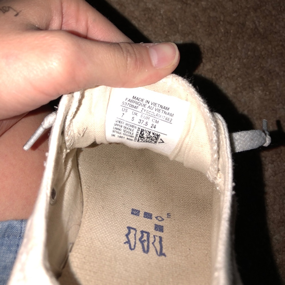 White converse