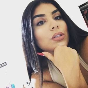 Meet your Posher, Mina