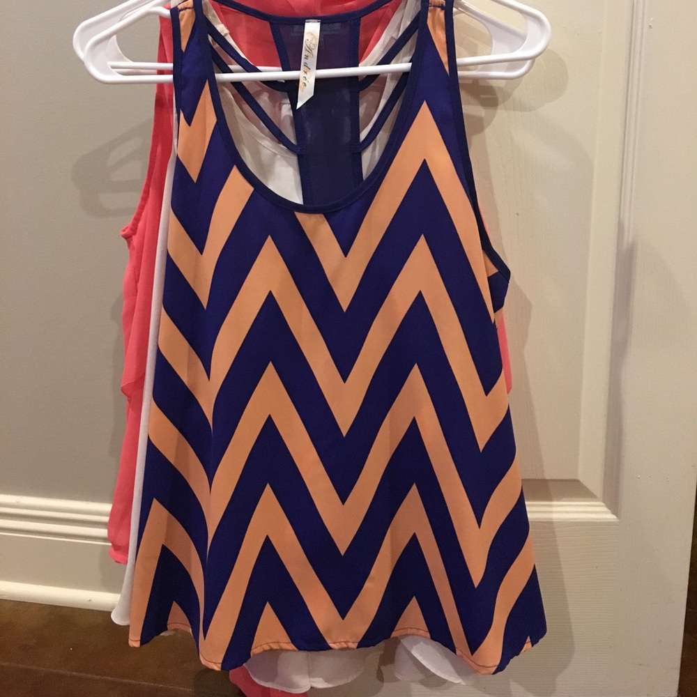 Bundle of 3 small sleeveless boutique tops