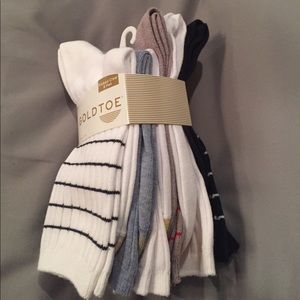 Gold Toe ribbed crew socks- 6 pair