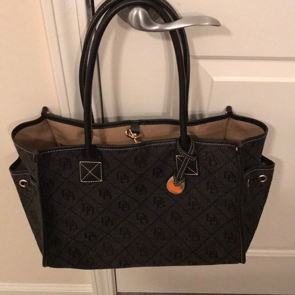 Dooney & Bourke tote
