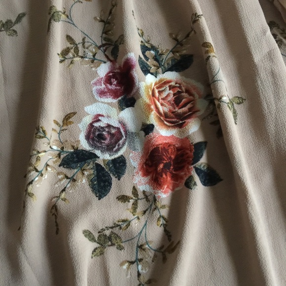 🆕 Umgee Bell Sleeve Floral Off Shoulder Top - Picture 4 of 7