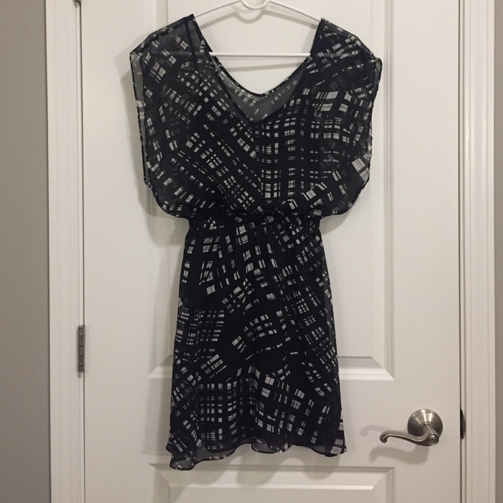 Express black and white dress