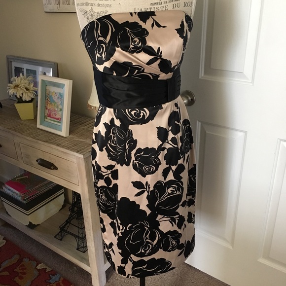 White House Black Market Floral Dress 6 - Picture 2 of 4