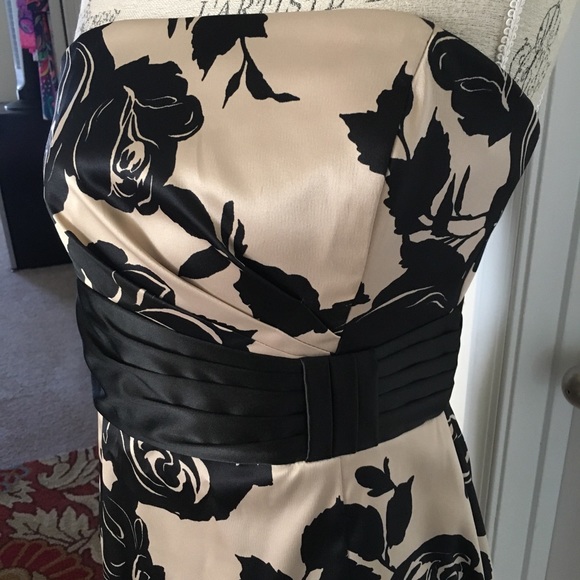 White House Black Market Floral Dress 6 - Picture 3 of 4