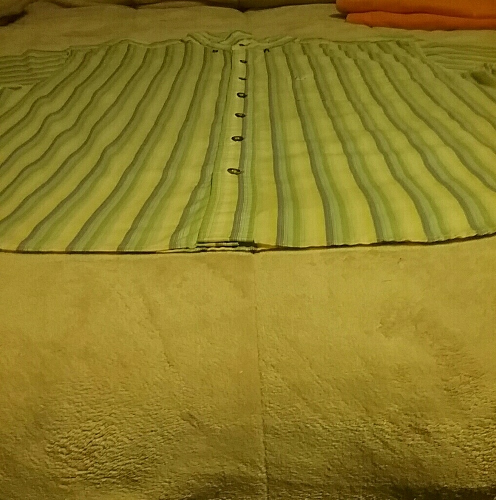 Shirts - Picture 7 of 8