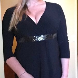 Black punging V top women L