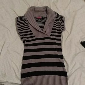 Short sleeve sweater shirt