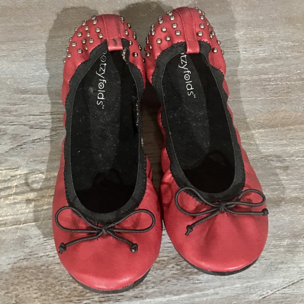 New! Footzyfolds Tonya Red Flats with studs 8