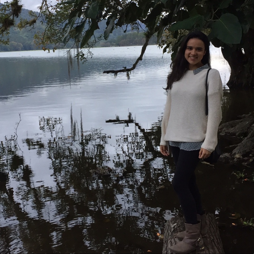 Meet your Posher, Ana