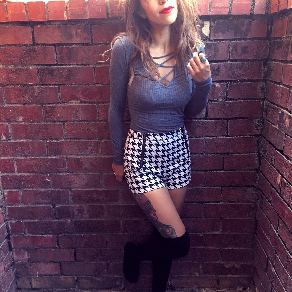 F21 Houndstooth High Rise Short Shorts size small