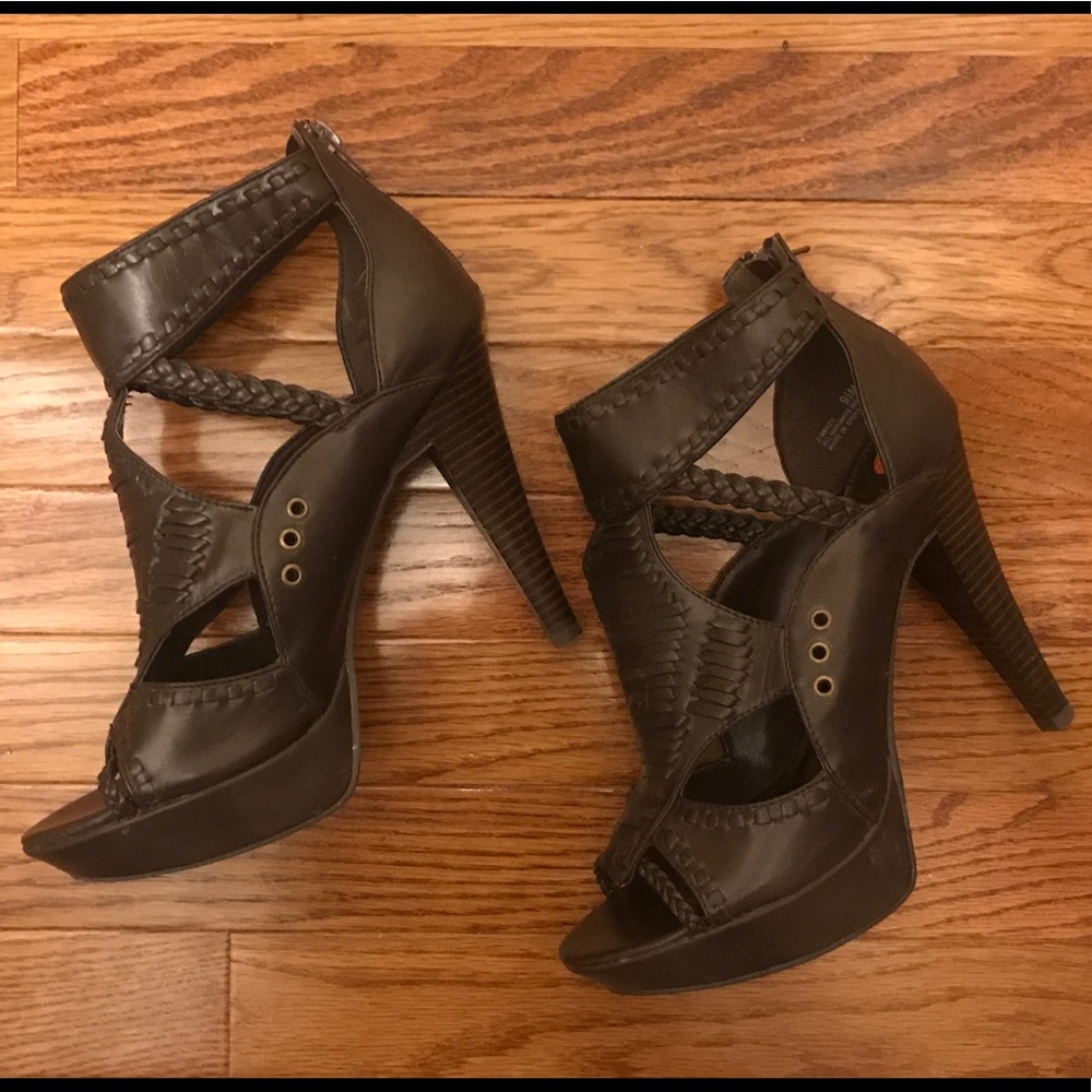 Chinese Laundry Heels Size 9 1/2