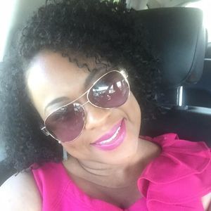 Meet your Posher, Roshelle