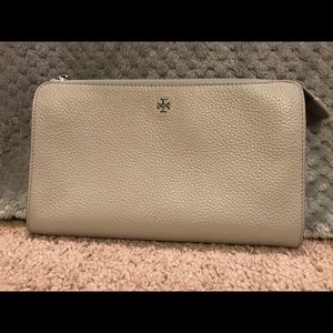Tory Burch Robinson Leather Wallet Crossbody