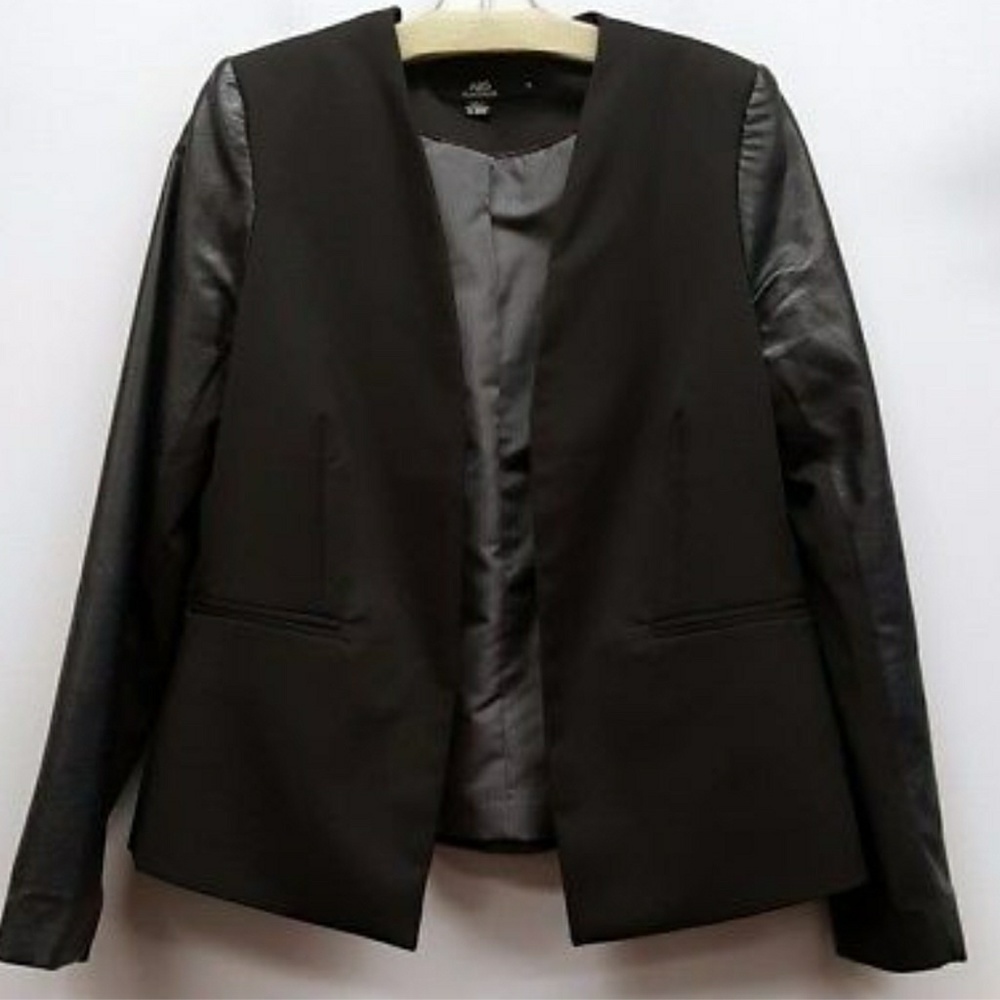 Black blazer w/faux leather sleeves