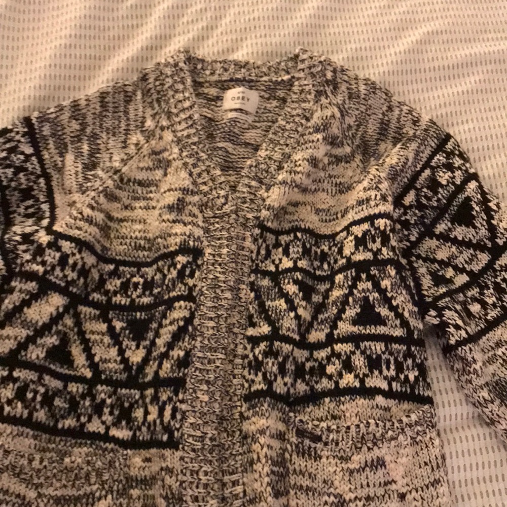 Obey sweater