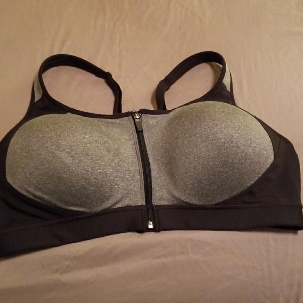 C9  Sports bra.