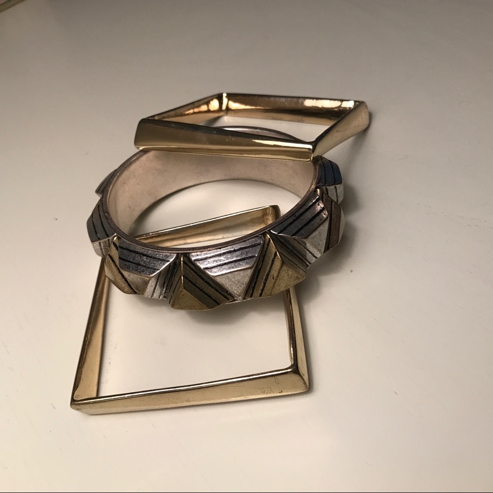 Three piece bangle bracelet set