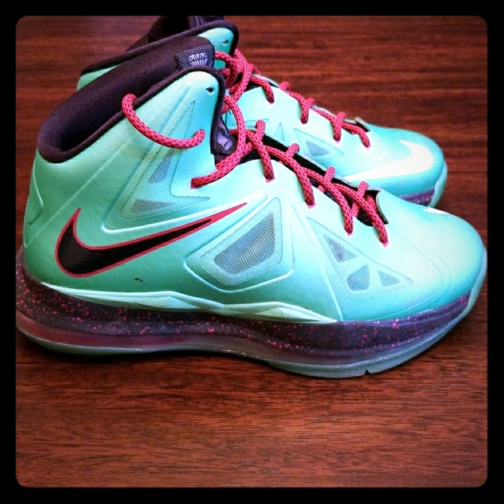 Limited Edition Christmas Lebron 10's