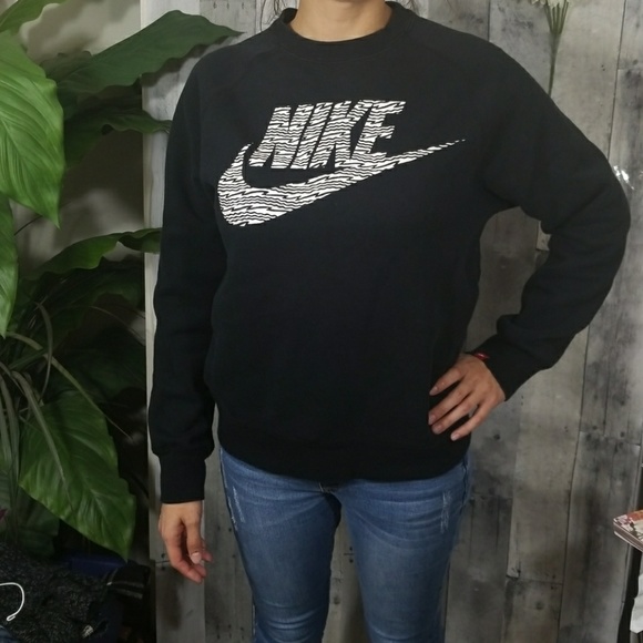 Nike Sweaters - Nike Pullover Sweater