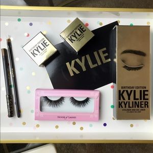 Kylie Bday Edition 2016 Shadow Pots & Liner Kit