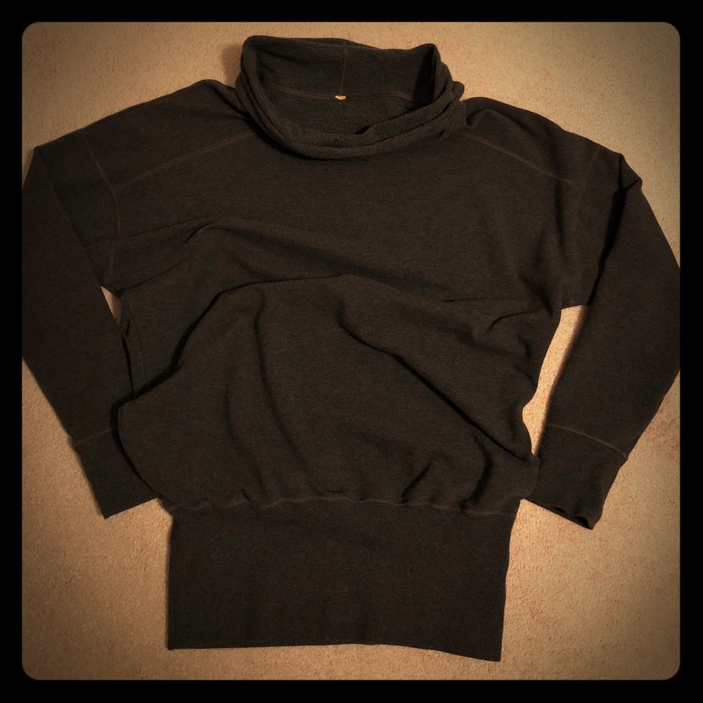 Slouchy grey Lucy sweatshirt size Large