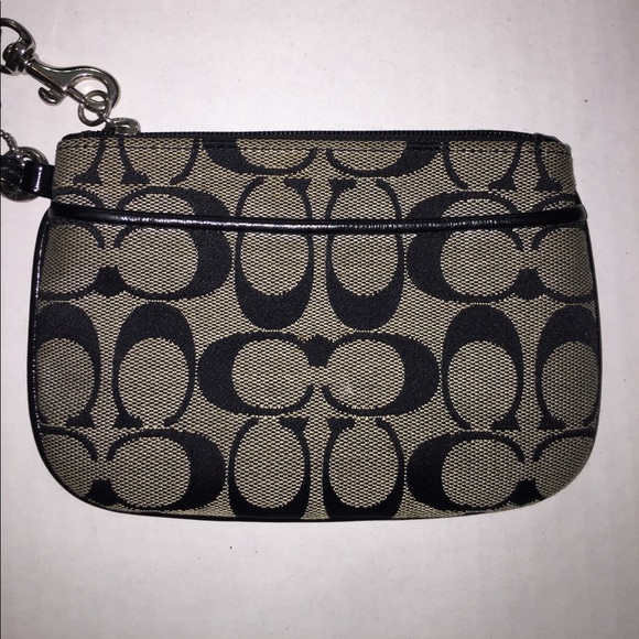 Coach Handbags - Coach Zip Wristlet
