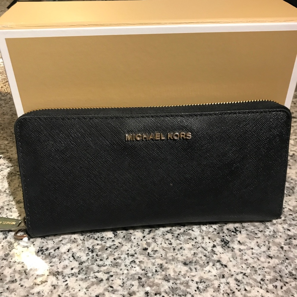 Michael Kors Wristlet