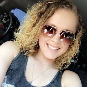 Meet your Posher, Korie