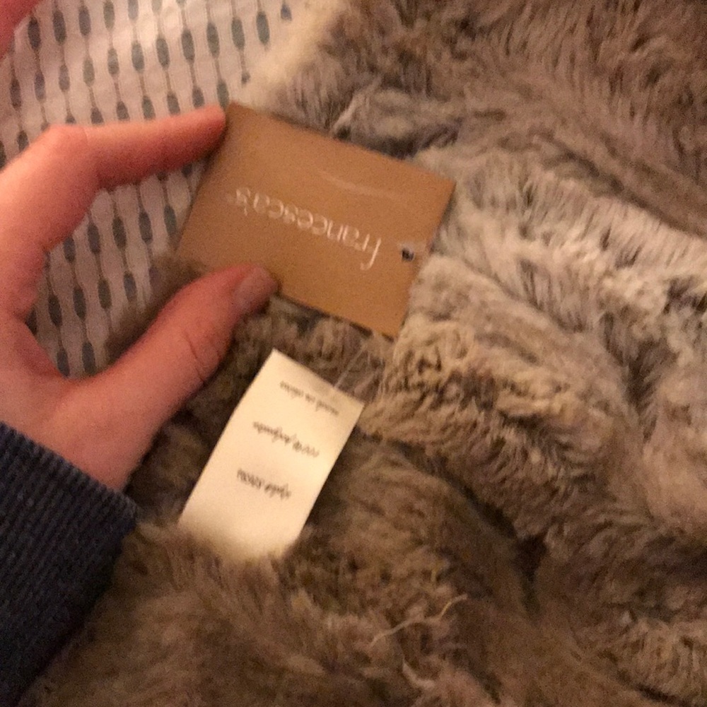 Faux fur infinity scarf. - Picture 2 of 3