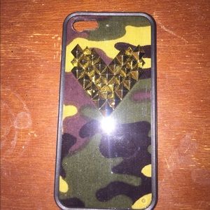 PRICE DROP***IPhone 5s Wildflower Case!!🌸