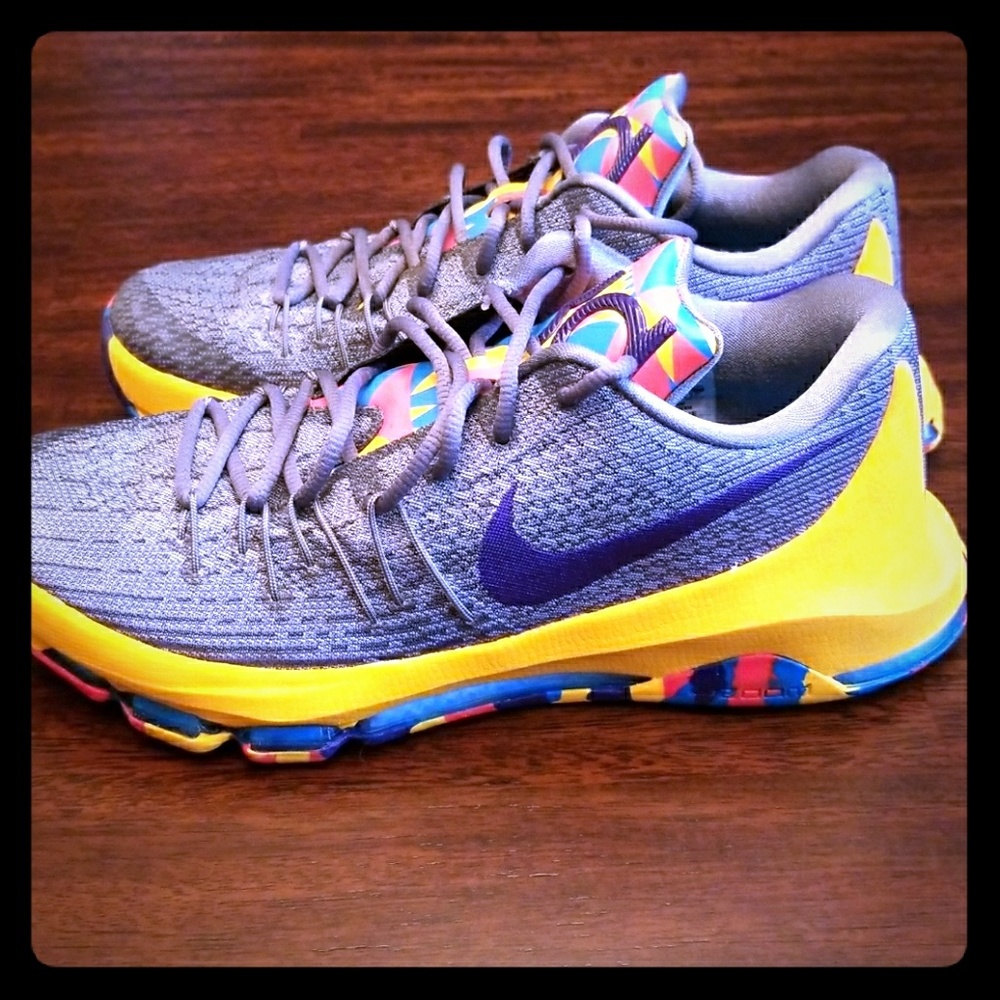 A pair of Kevin Durants