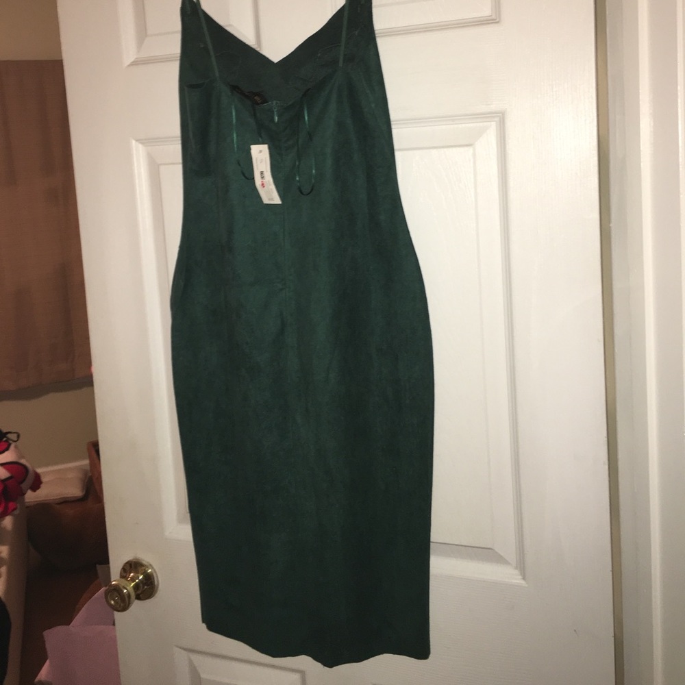 Gorgeous Green Suede-feel dress - Picture 2 of 2
