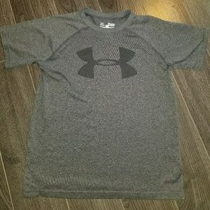 Boys small under armour shirt