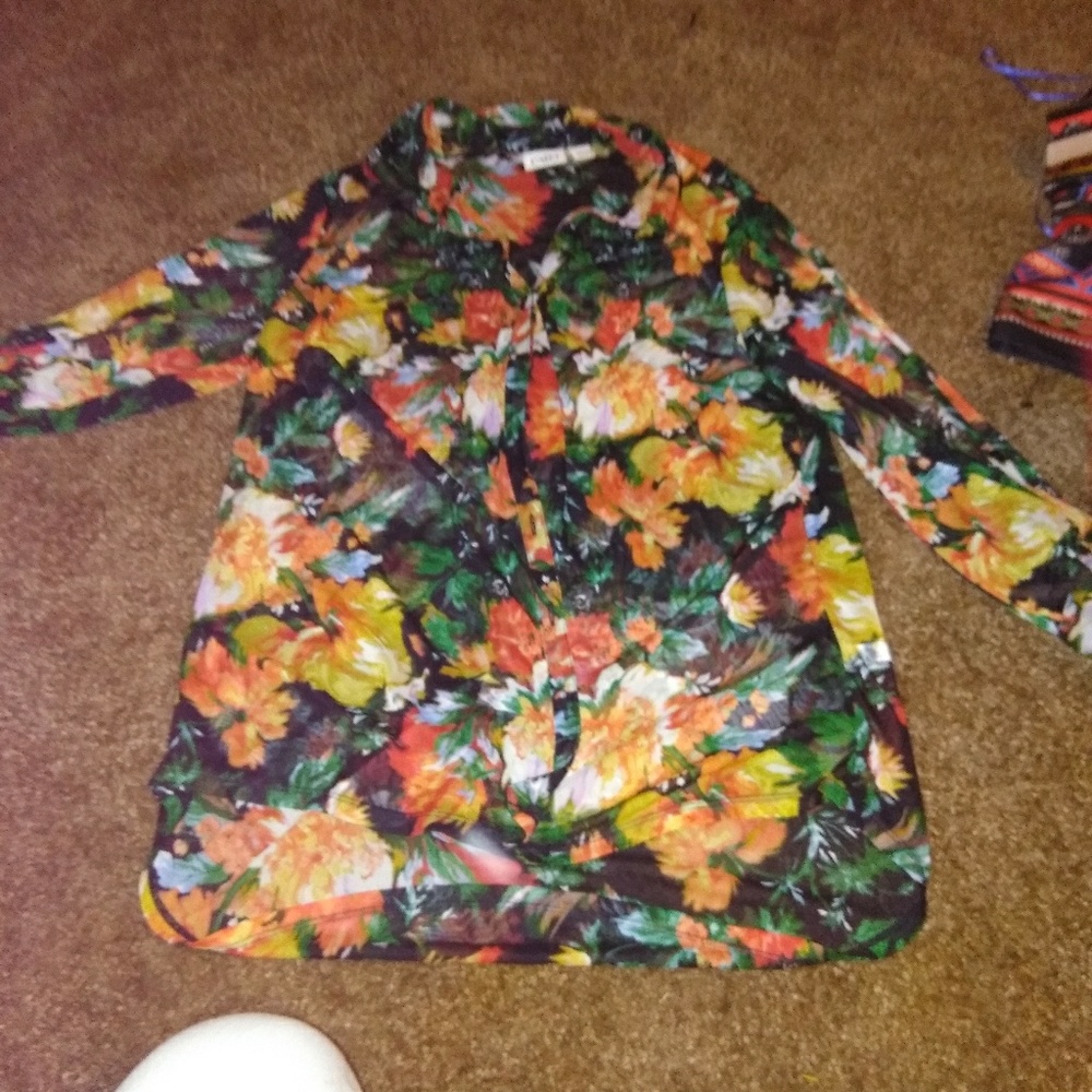 Cute floral button up