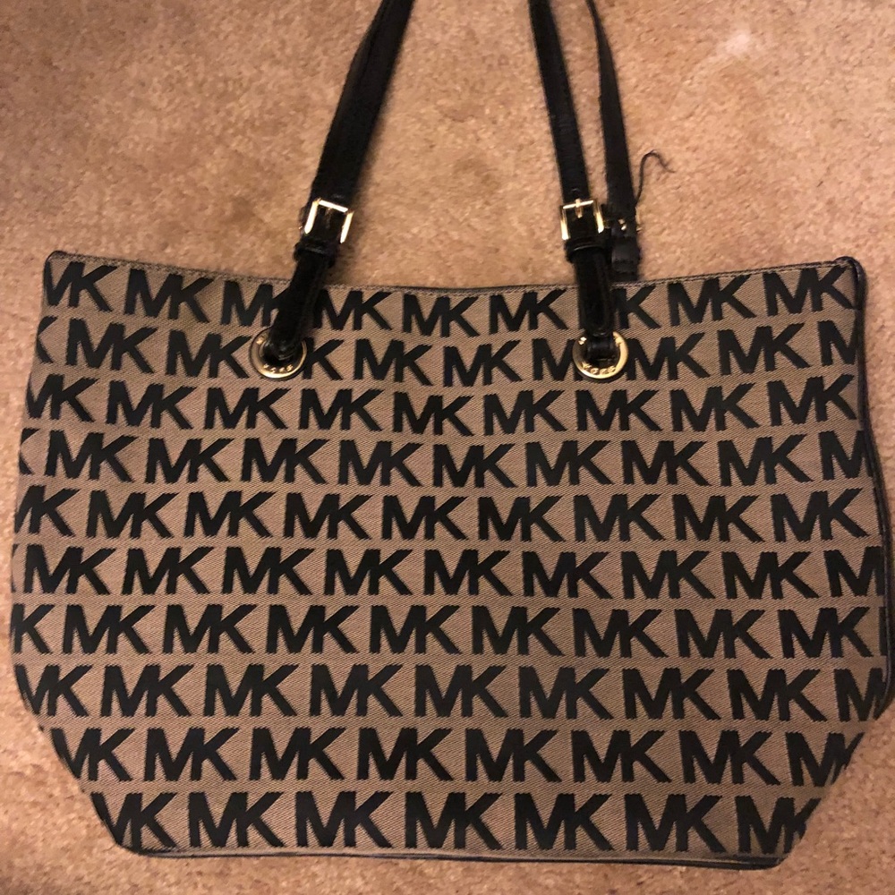 MK jet set tote!