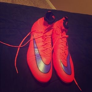 Nike mercurials crimson red size 12.5
