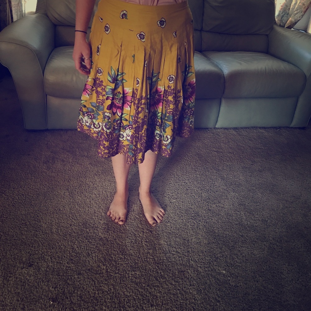 Vintage knee length skirt