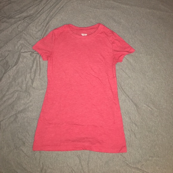 Red t-shirt - Picture 2 of 2
