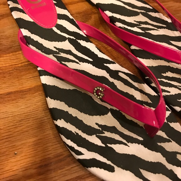 Pink Guess Flip-flops Size 8.5M - Picture 2 of 5