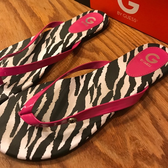 Pink Guess Flip-flops Size 8.5M - Picture 3 of 5