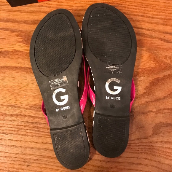 Pink Guess Flip-flops Size 8.5M - Picture 4 of 5