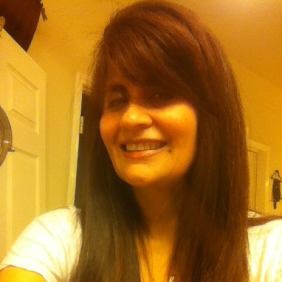 Meet your Posher, Rosminda - Picture 1 of 1