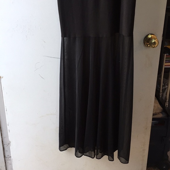 Black evening gown - Picture 3 of 4