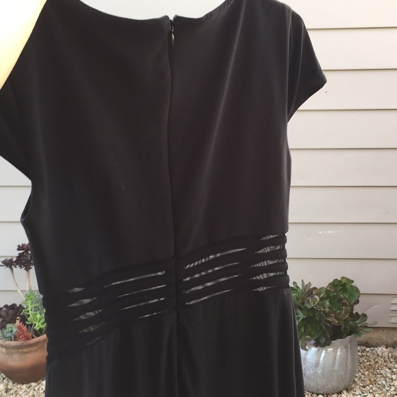 Black evening gown - Picture 4 of 4